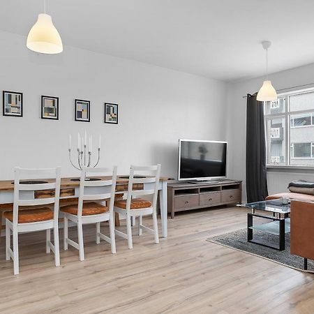 V53 Lovely 2 Bedroom Apartment In レイキャヴィーク エクステリア 写真