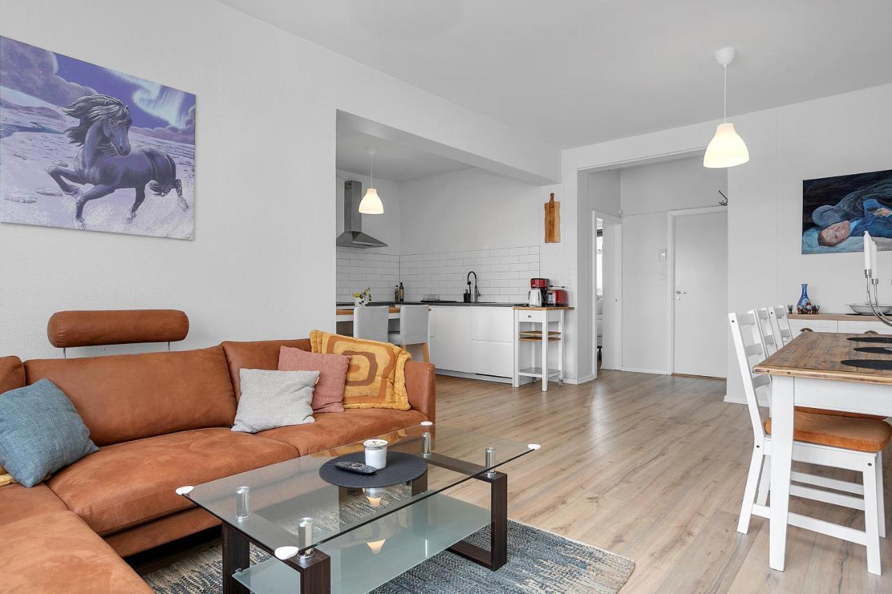 V53 Lovely 2 Bedroom Apartment In レイキャヴィーク エクステリア 写真